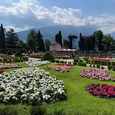 Ferienwohnung Palazzo Riccamboni Riva del Garda Exterior foto
